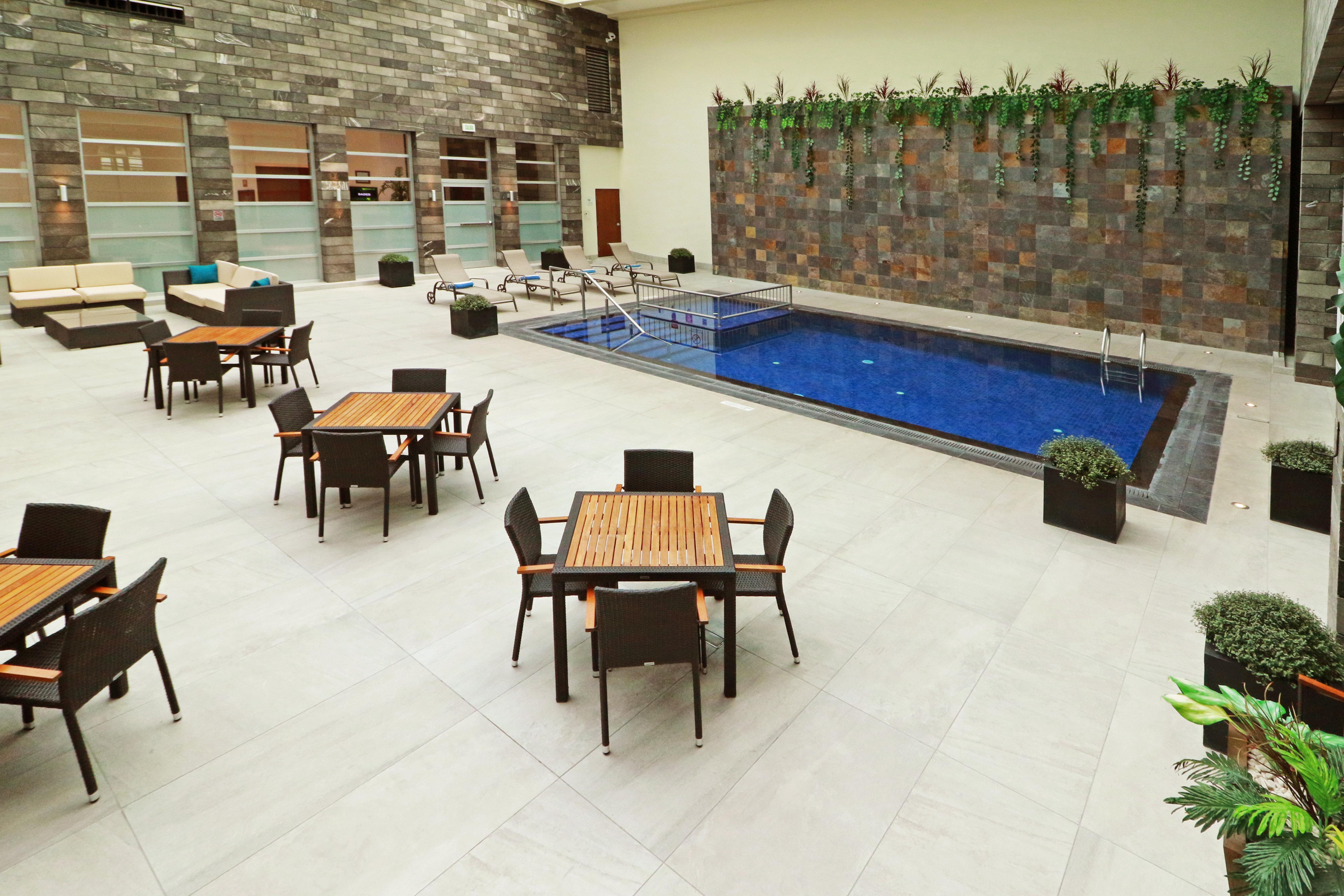 Holiday Inn & Suites Plaza Mayor By Ihg Леон Екстер'єр фото