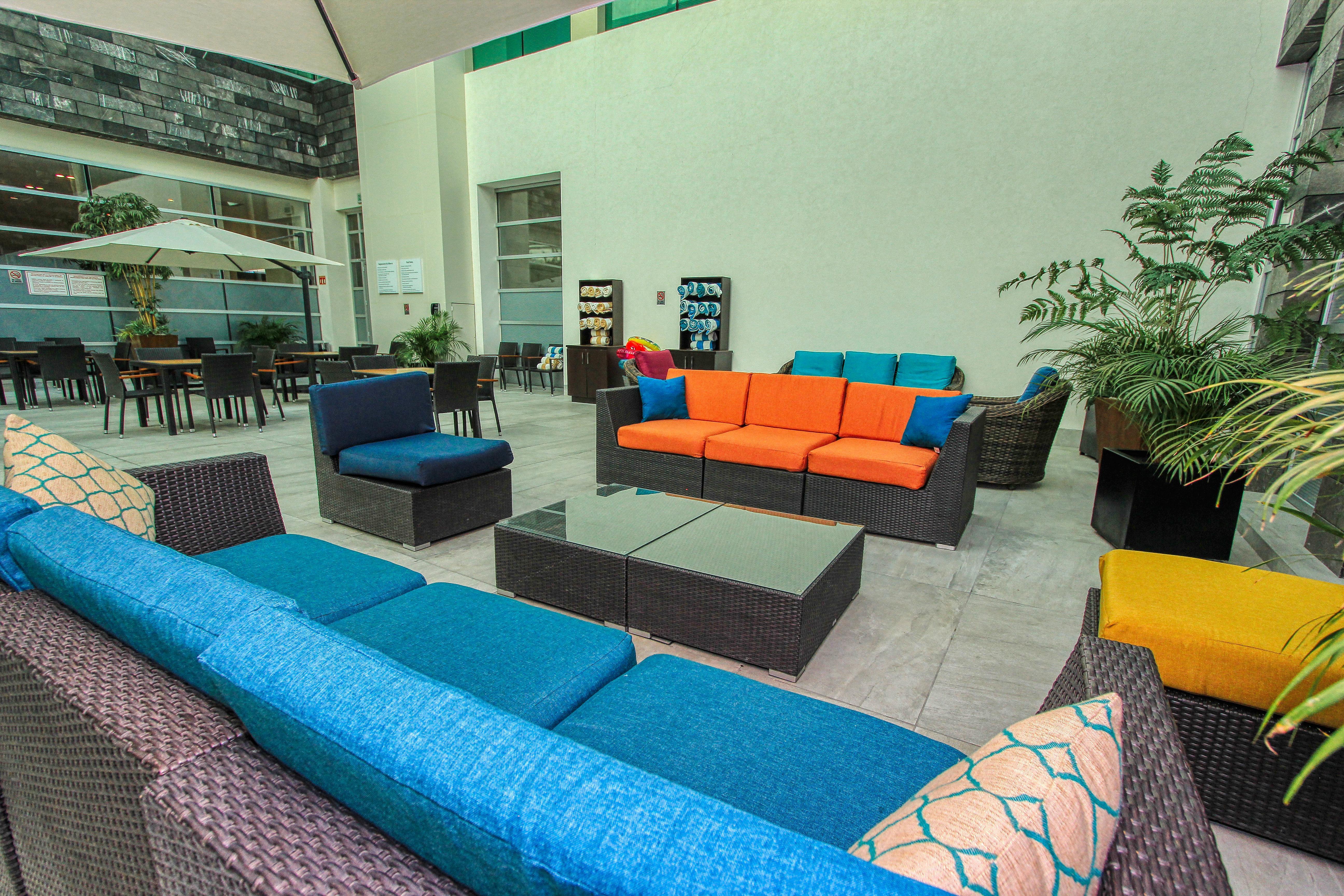Holiday Inn & Suites Plaza Mayor By Ihg Леон Екстер'єр фото