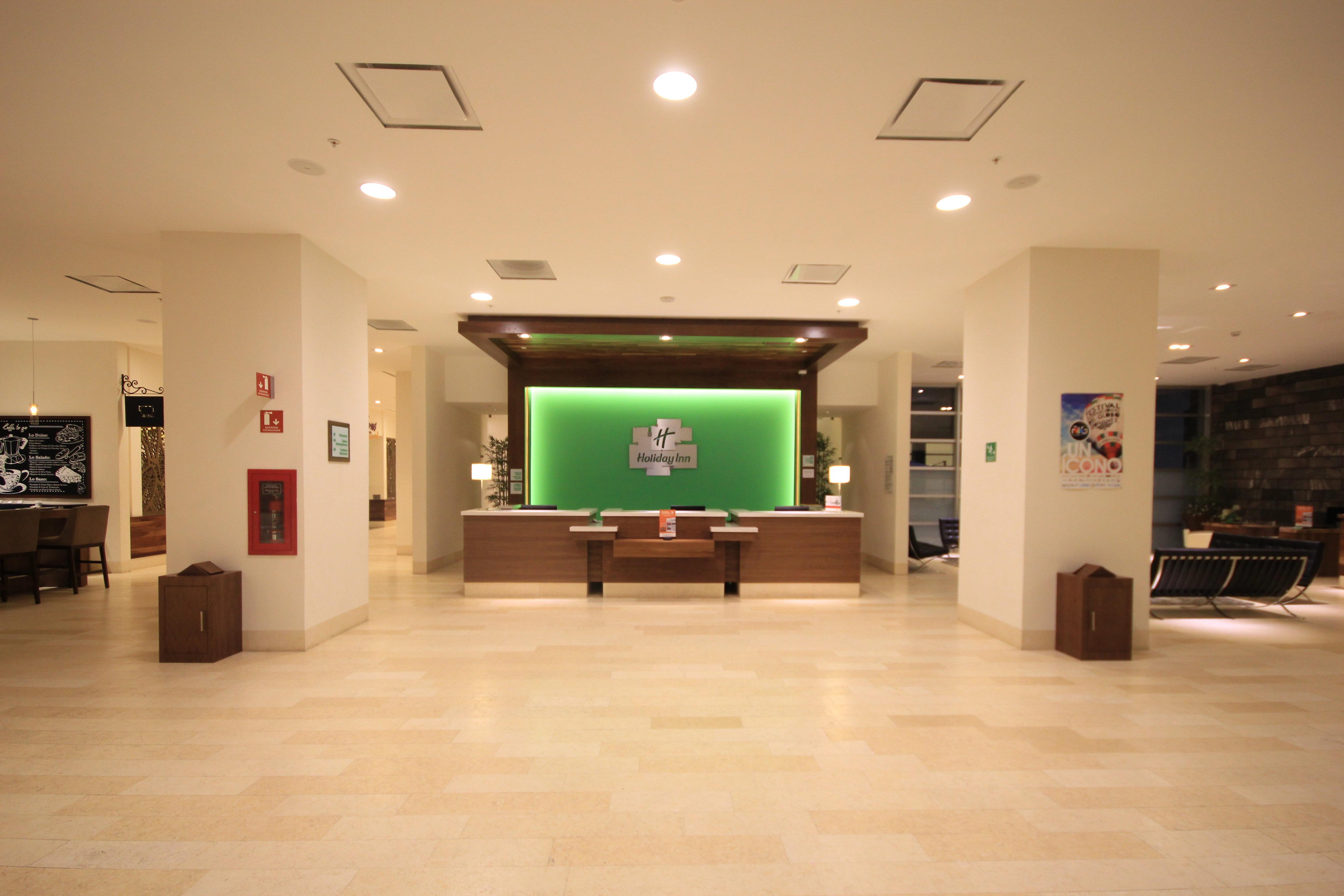 Holiday Inn & Suites Plaza Mayor By Ihg Леон Екстер'єр фото