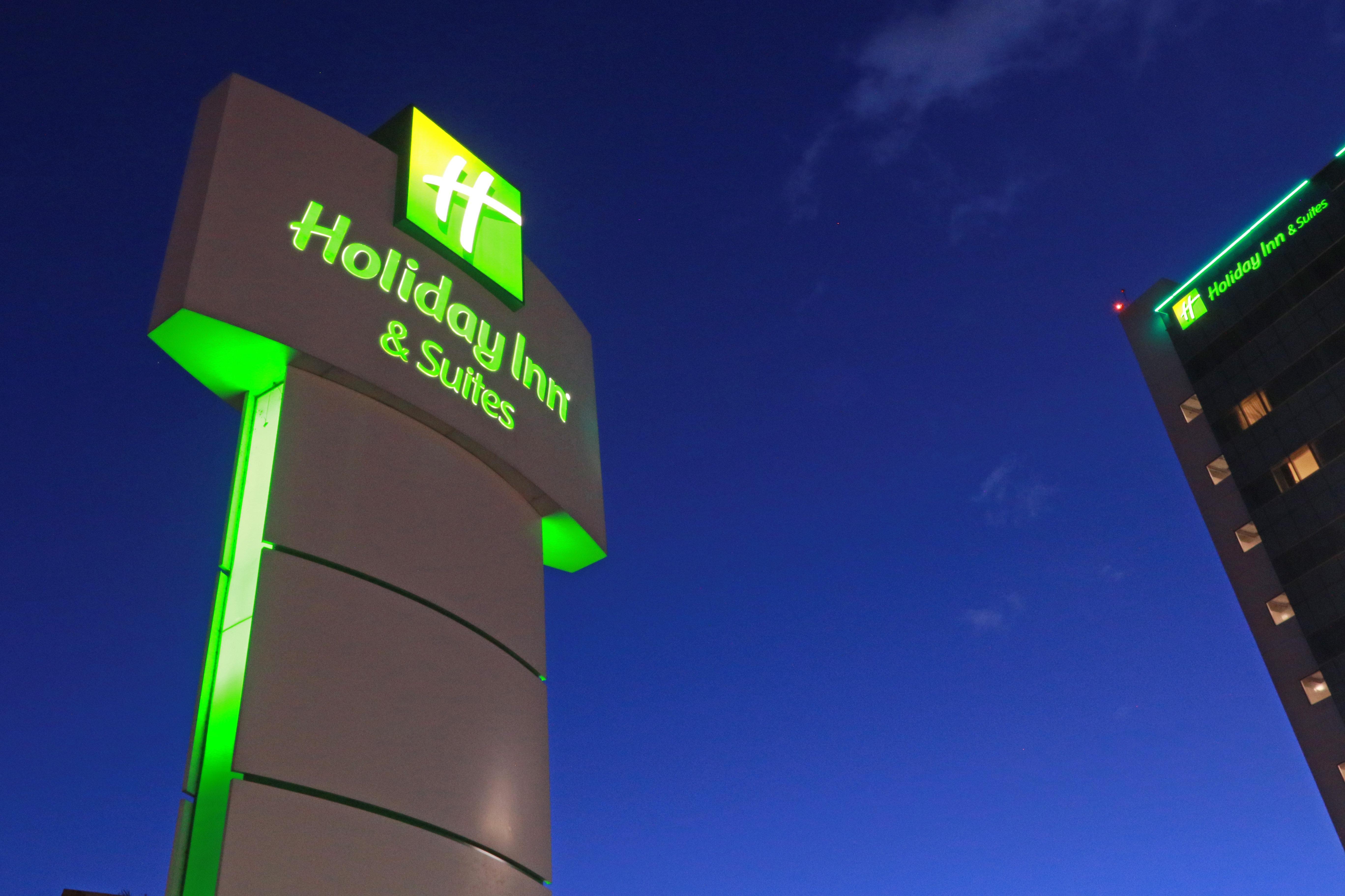 Holiday Inn & Suites Plaza Mayor By Ihg Леон Екстер'єр фото
